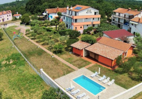Family friendly apartments with a swimming pool Babici, Umag - 2531